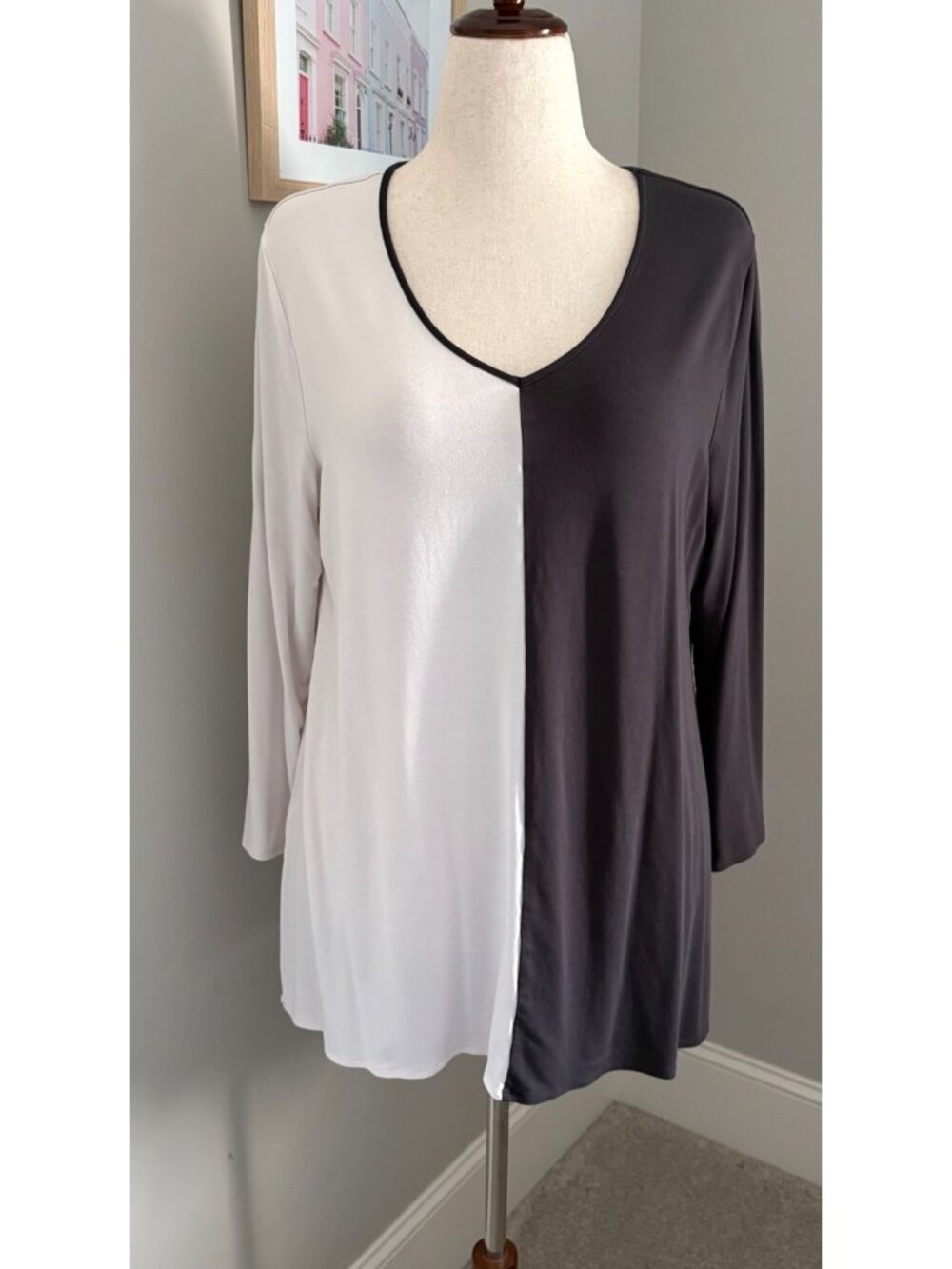 Habitat Sz L Stretchy Black White Wearable Art to Wear Shirt Top Blouse